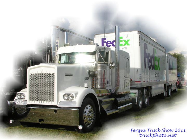 Fedex-Train-Fergus-Truck-Show-2011.JPG